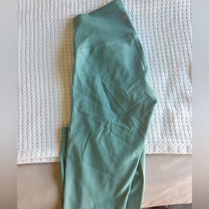 Women’s Lululemon leggings / size 6